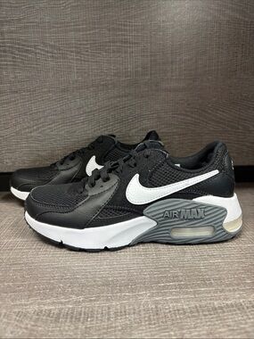 Women's Nike Air Max Excee Shoes (Black/White/Gray) - Size 5